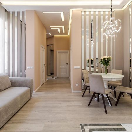 Royal Stylish Apartment In The Old City Lviv Ngoại thất bức ảnh