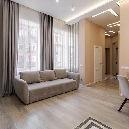 Royal Stylish Apartment In The Old City Lviv Ngoại thất bức ảnh