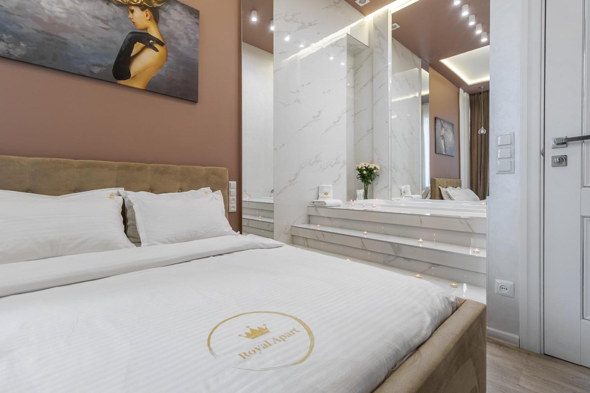 Royal Stylish Apartment In The Old City Lviv Ngoại thất bức ảnh