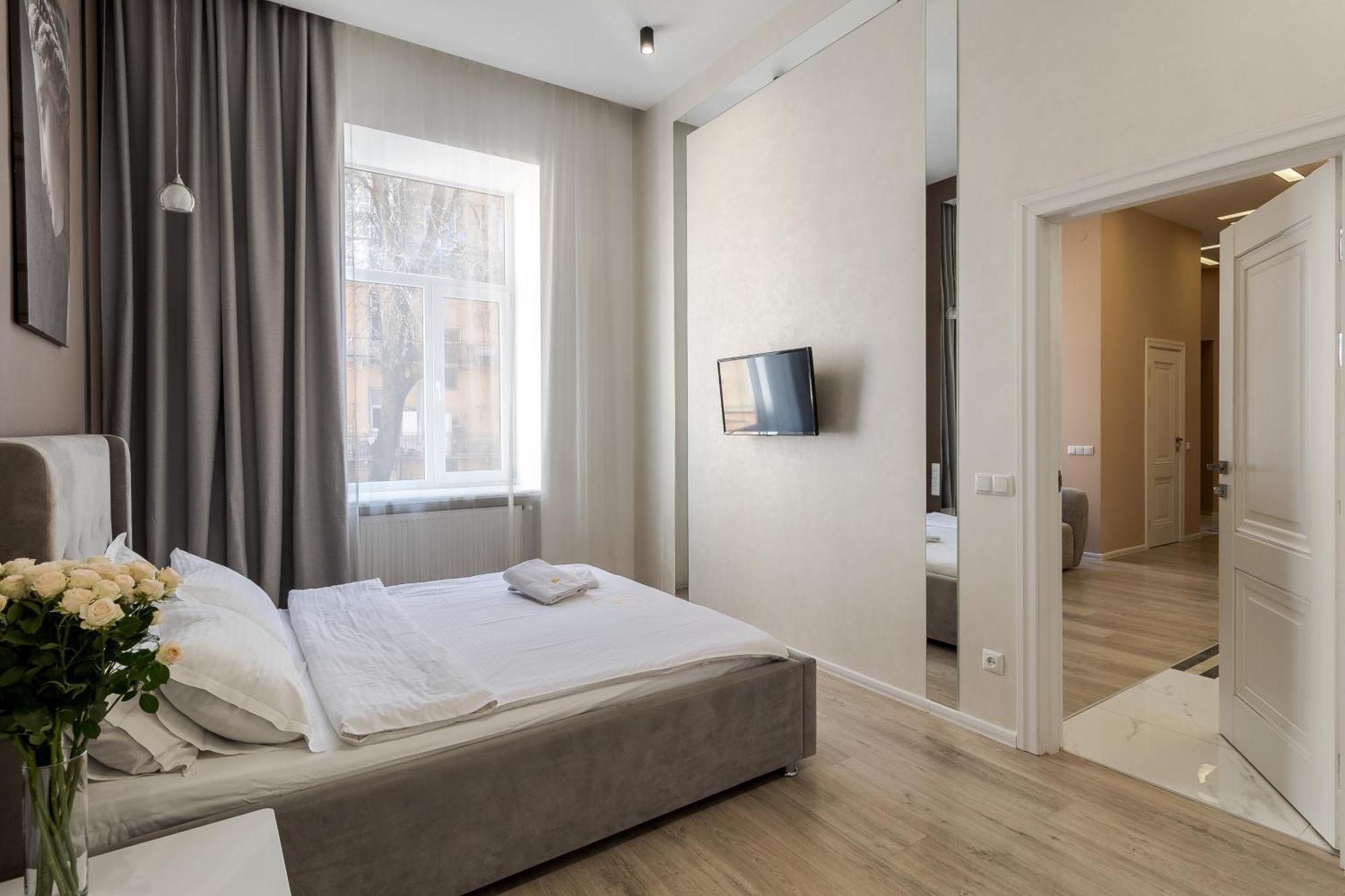 Royal Stylish Apartment In The Old City Lviv Ngoại thất bức ảnh