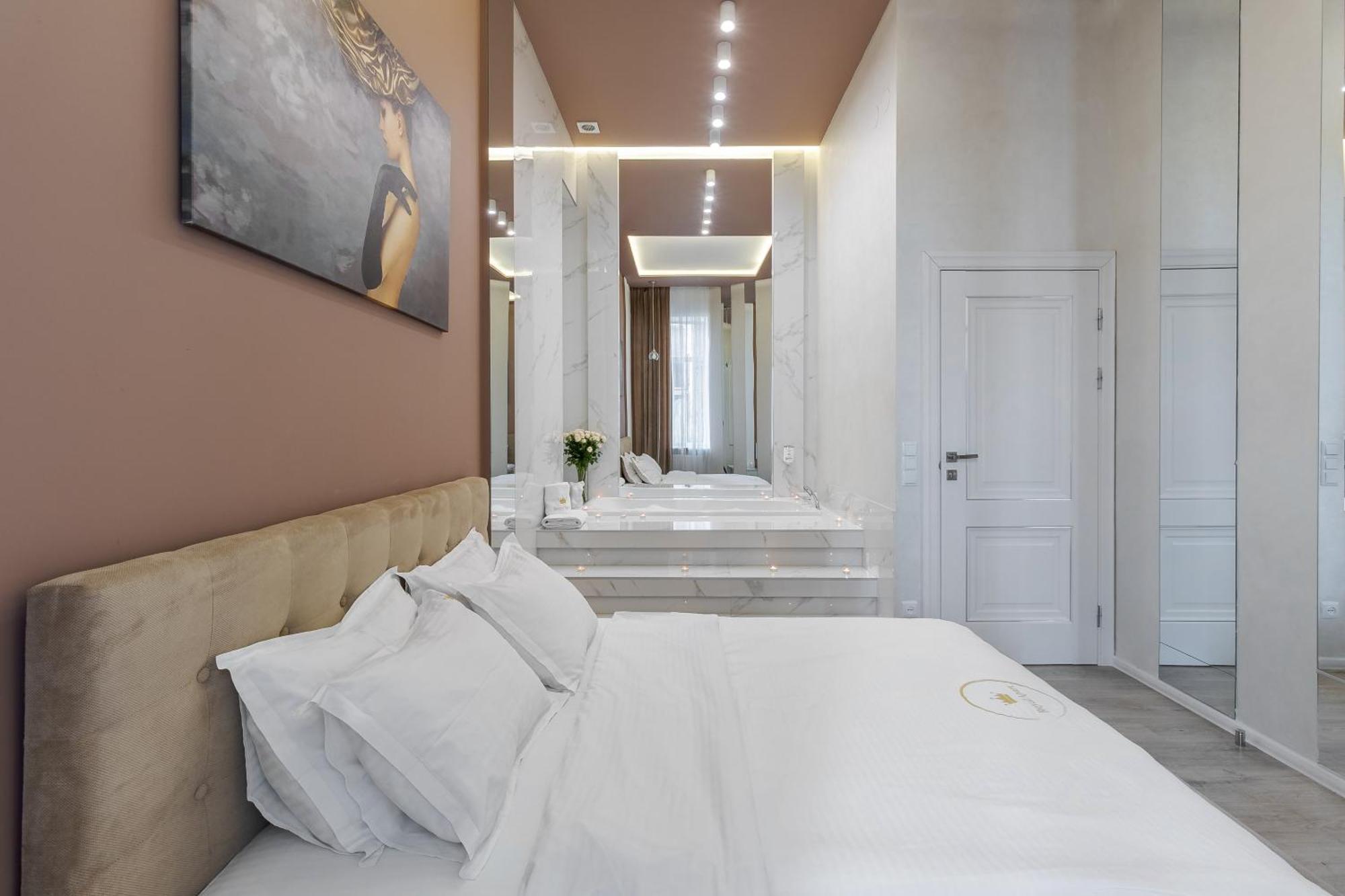 Royal Stylish Apartment In The Old City Lviv Ngoại thất bức ảnh
