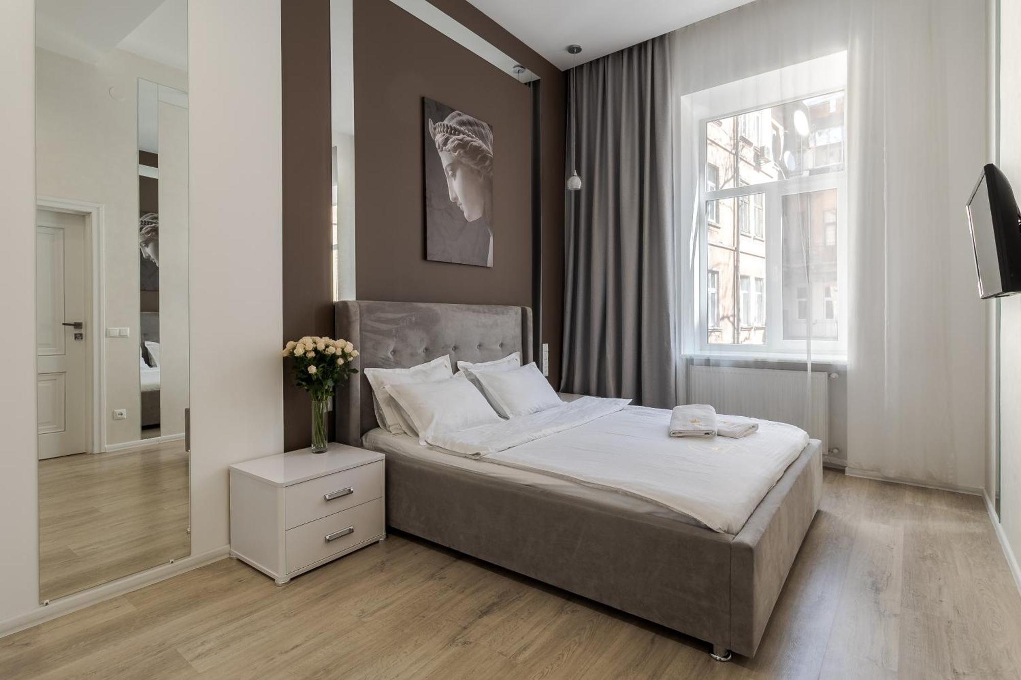 Royal Stylish Apartment In The Old City Lviv Ngoại thất bức ảnh