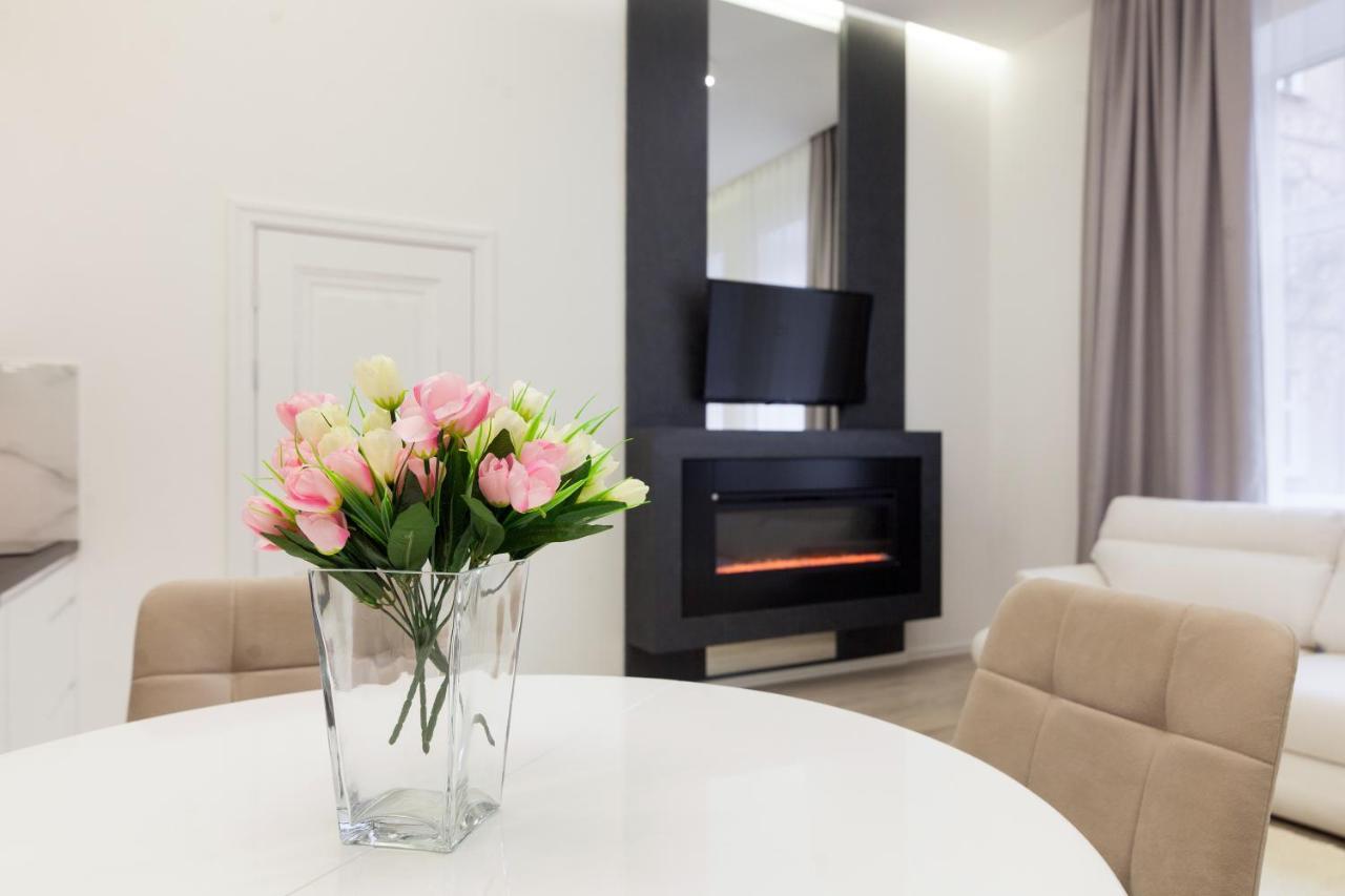 Royal Stylish Apartment In The Old City Lviv Ngoại thất bức ảnh