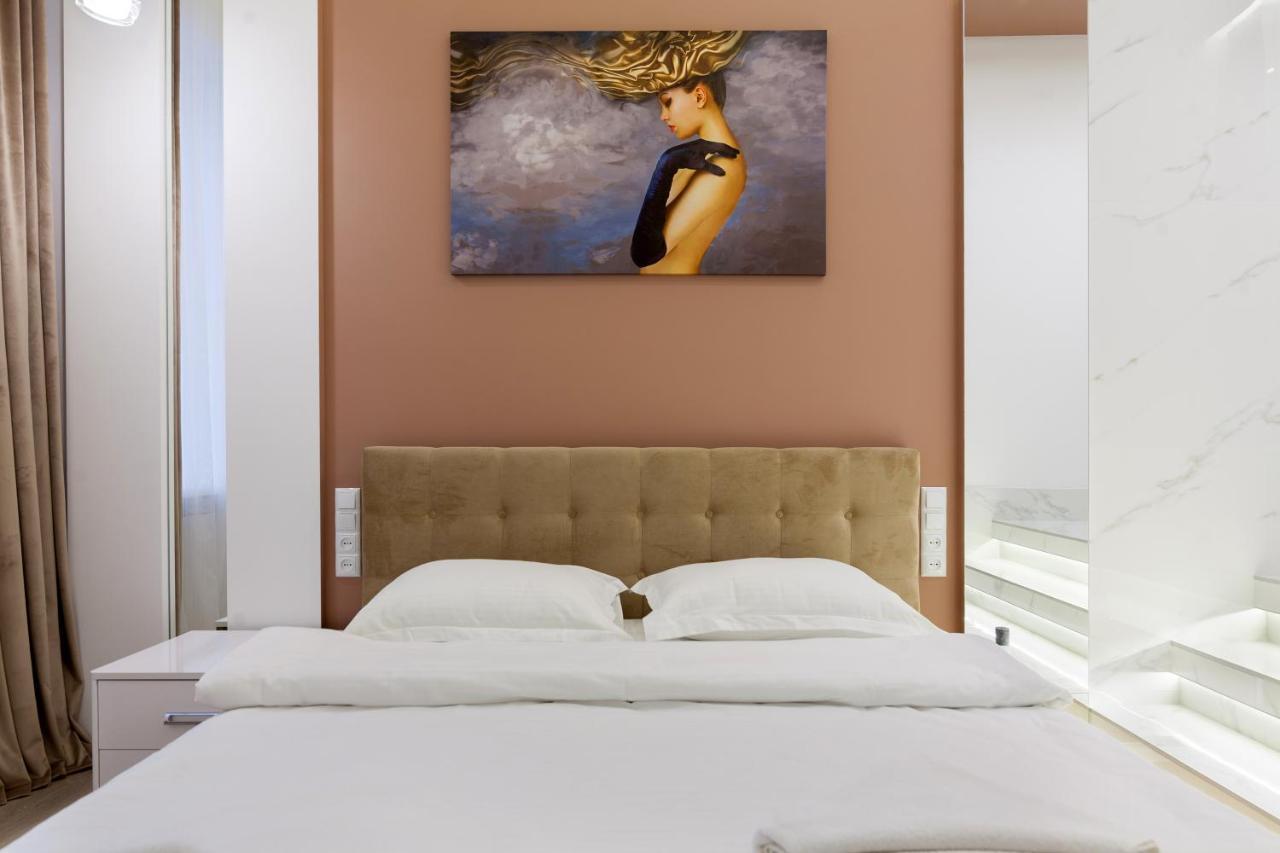 Royal Stylish Apartment In The Old City Lviv Ngoại thất bức ảnh