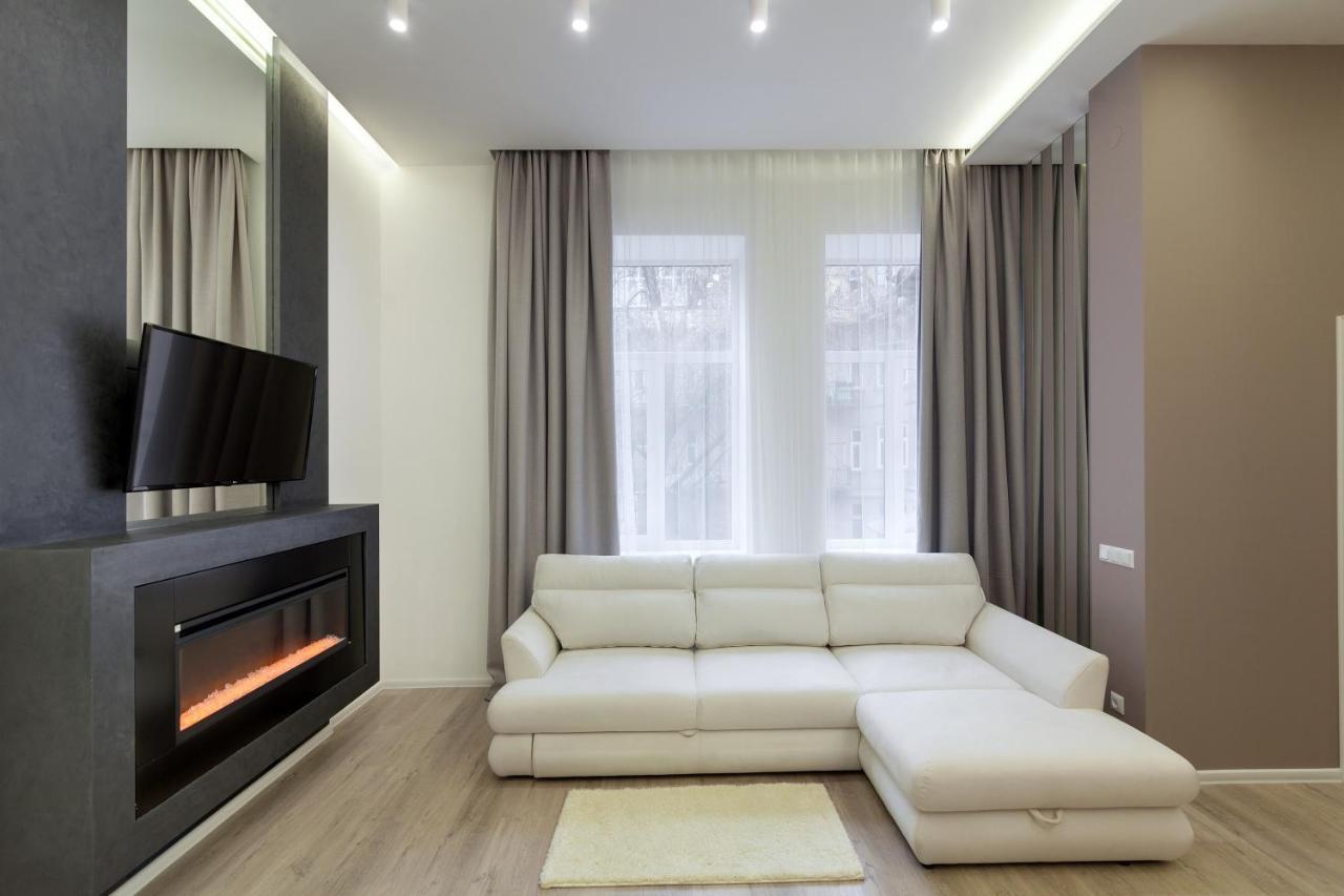 Royal Stylish Apartment In The Old City Lviv Ngoại thất bức ảnh