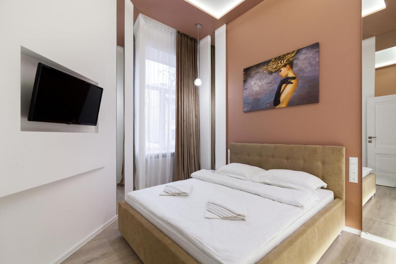 Royal Stylish Apartment In The Old City Lviv Ngoại thất bức ảnh