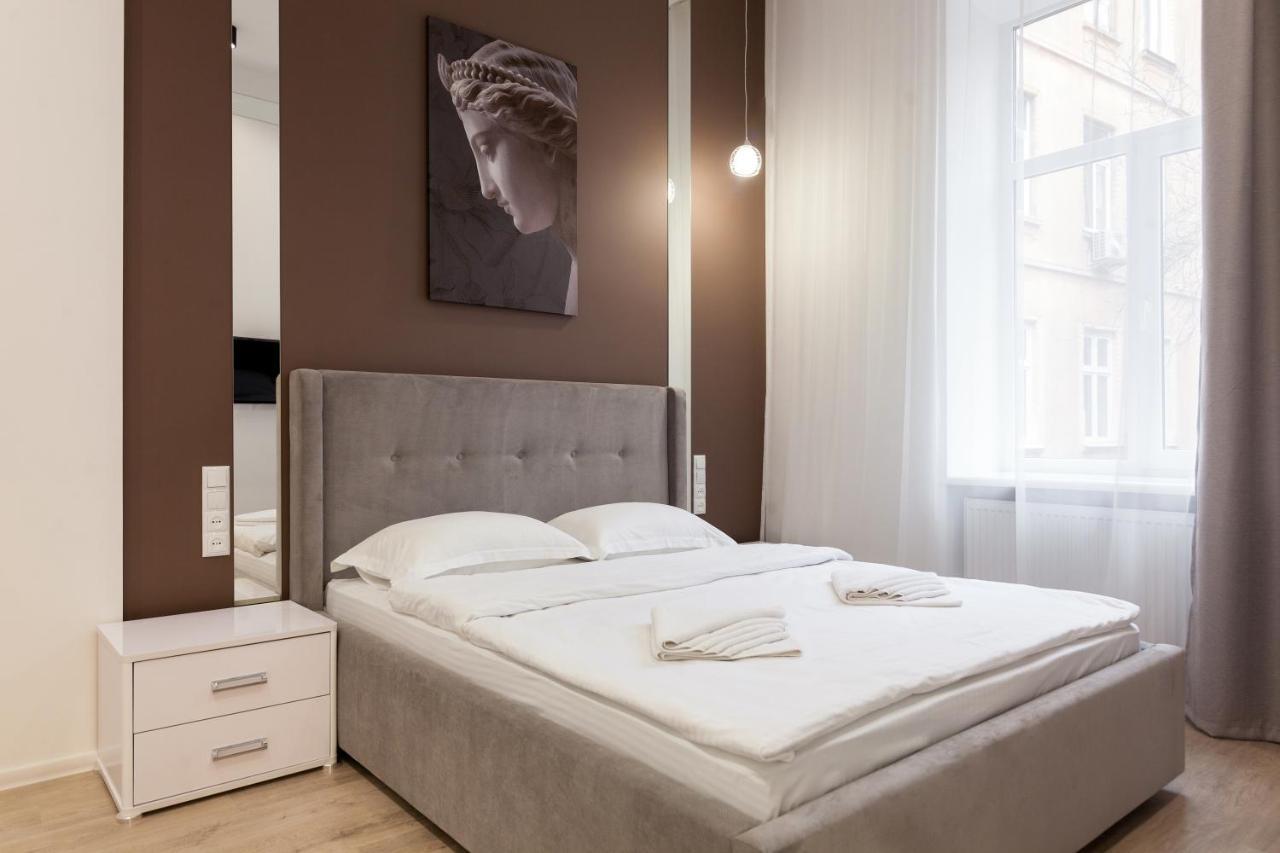 Royal Stylish Apartment In The Old City Lviv Ngoại thất bức ảnh